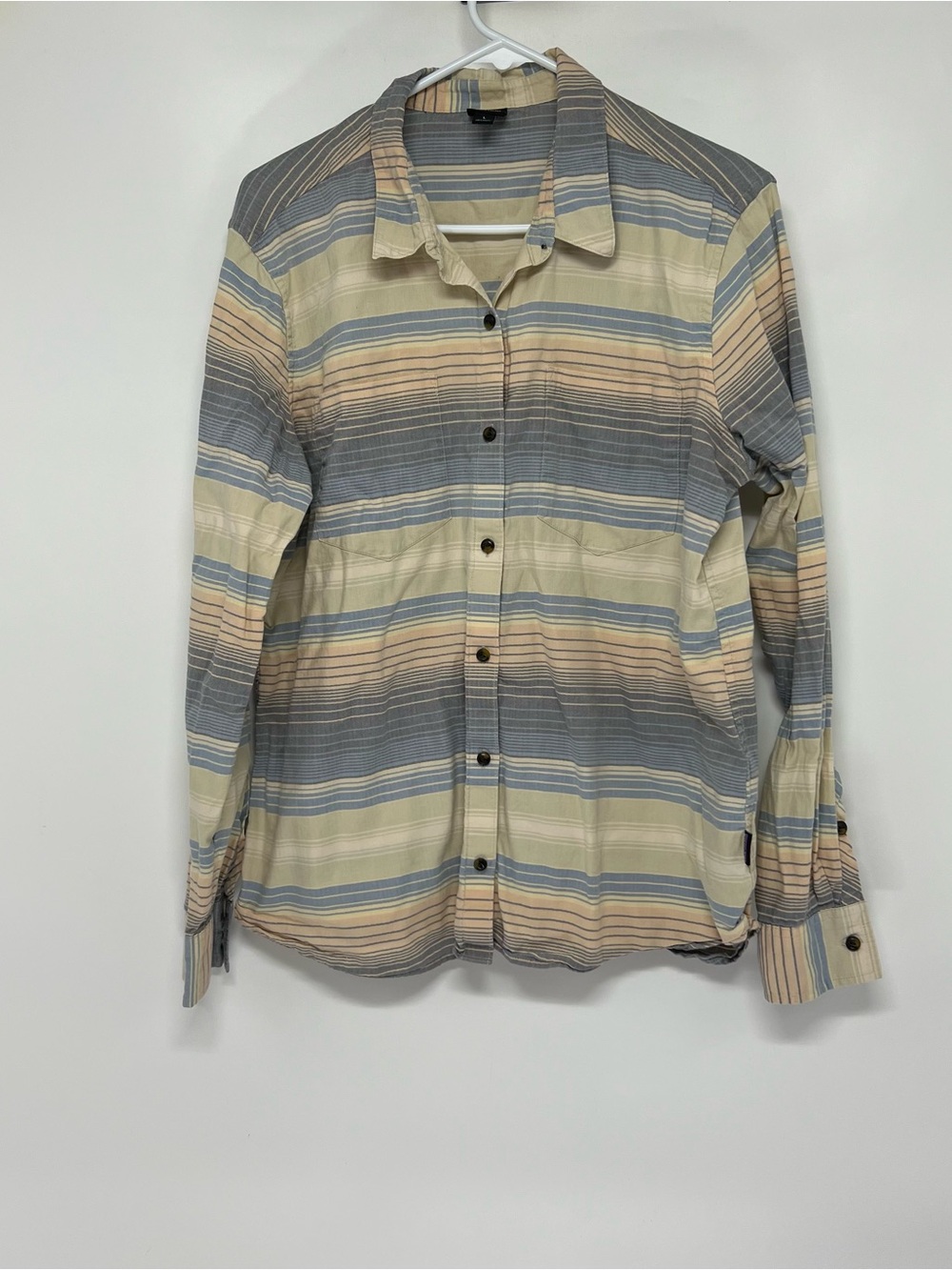 Patagonia women’s large button down shirt